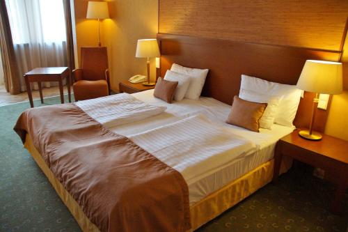 bed-976597_1920